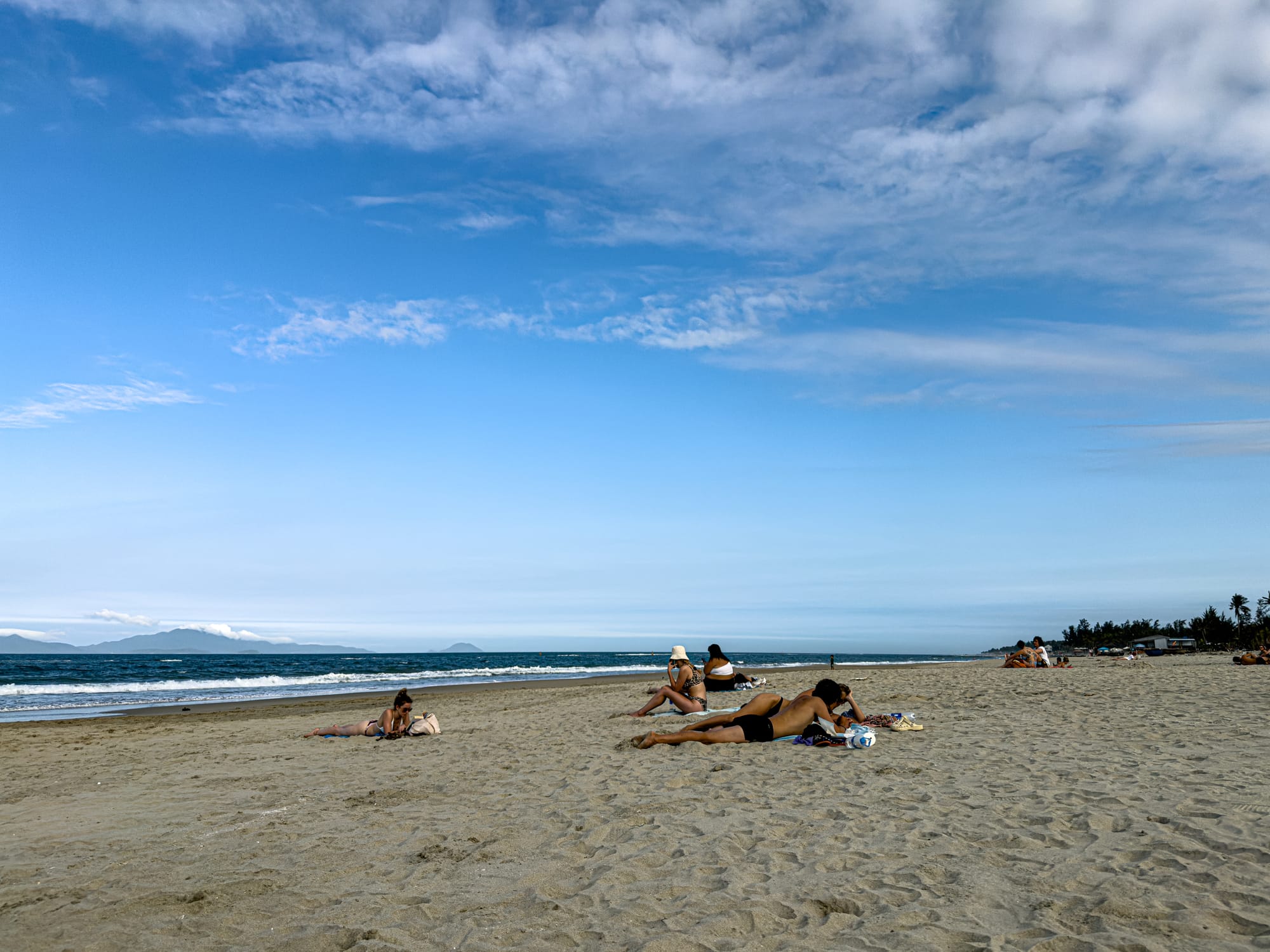 Beach near Hít Hà Cafe Hội An ideal for digital nomads and coworking breaks by the ocean