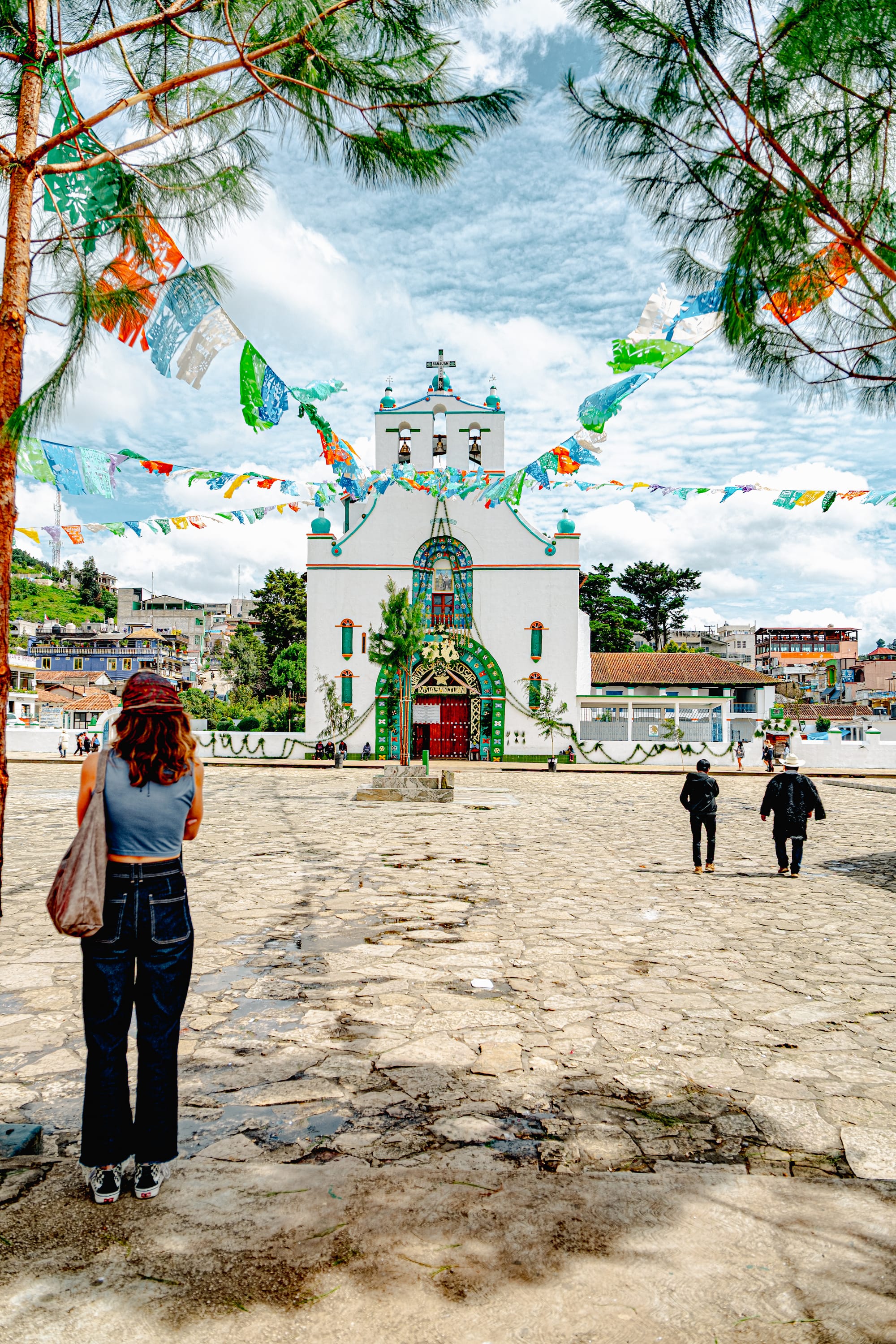 Chamula and Zinacantán: sacred traditions in the highlands of Chiapas