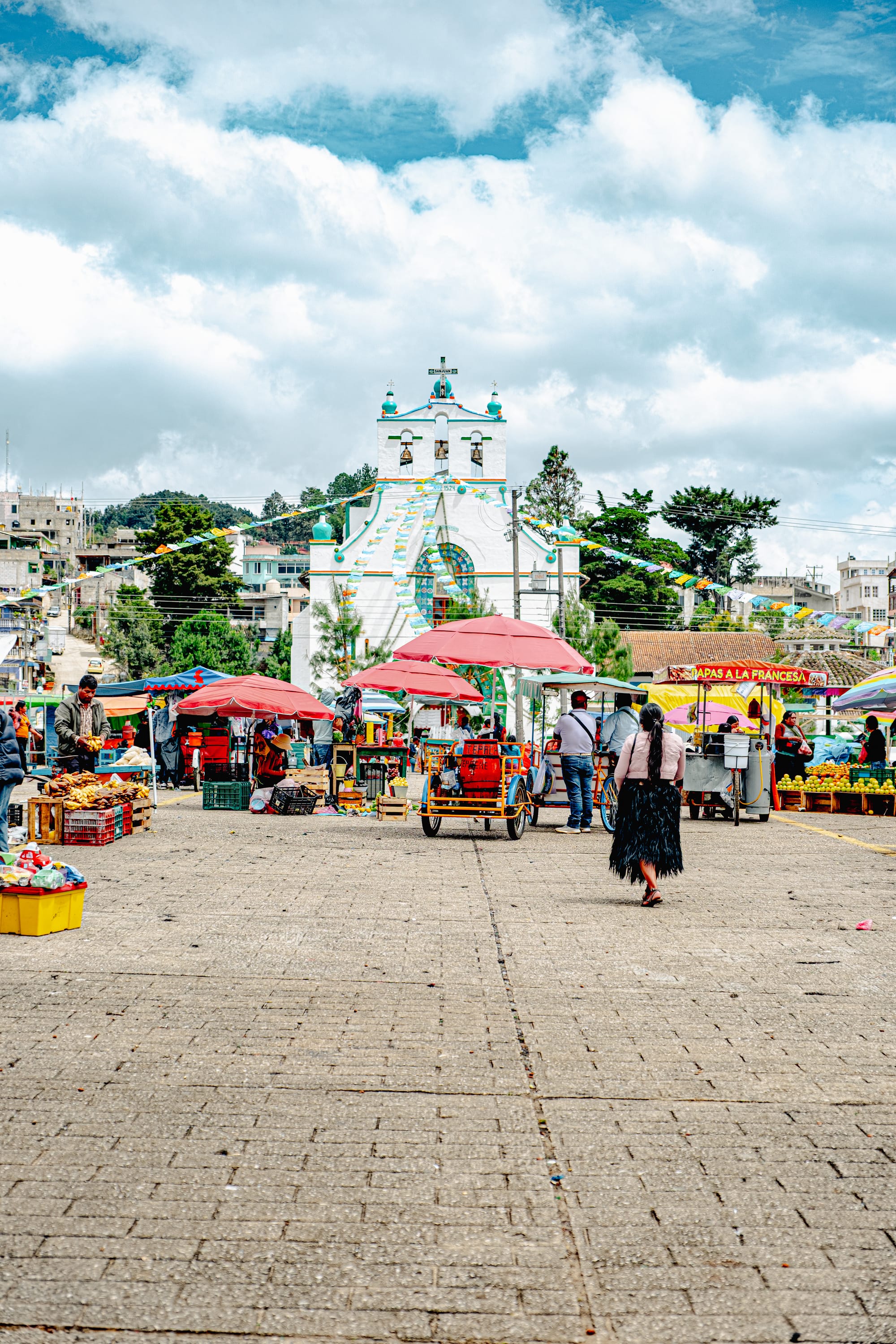 Chamula and Zinacantán: sacred traditions in the highlands of Chiapas