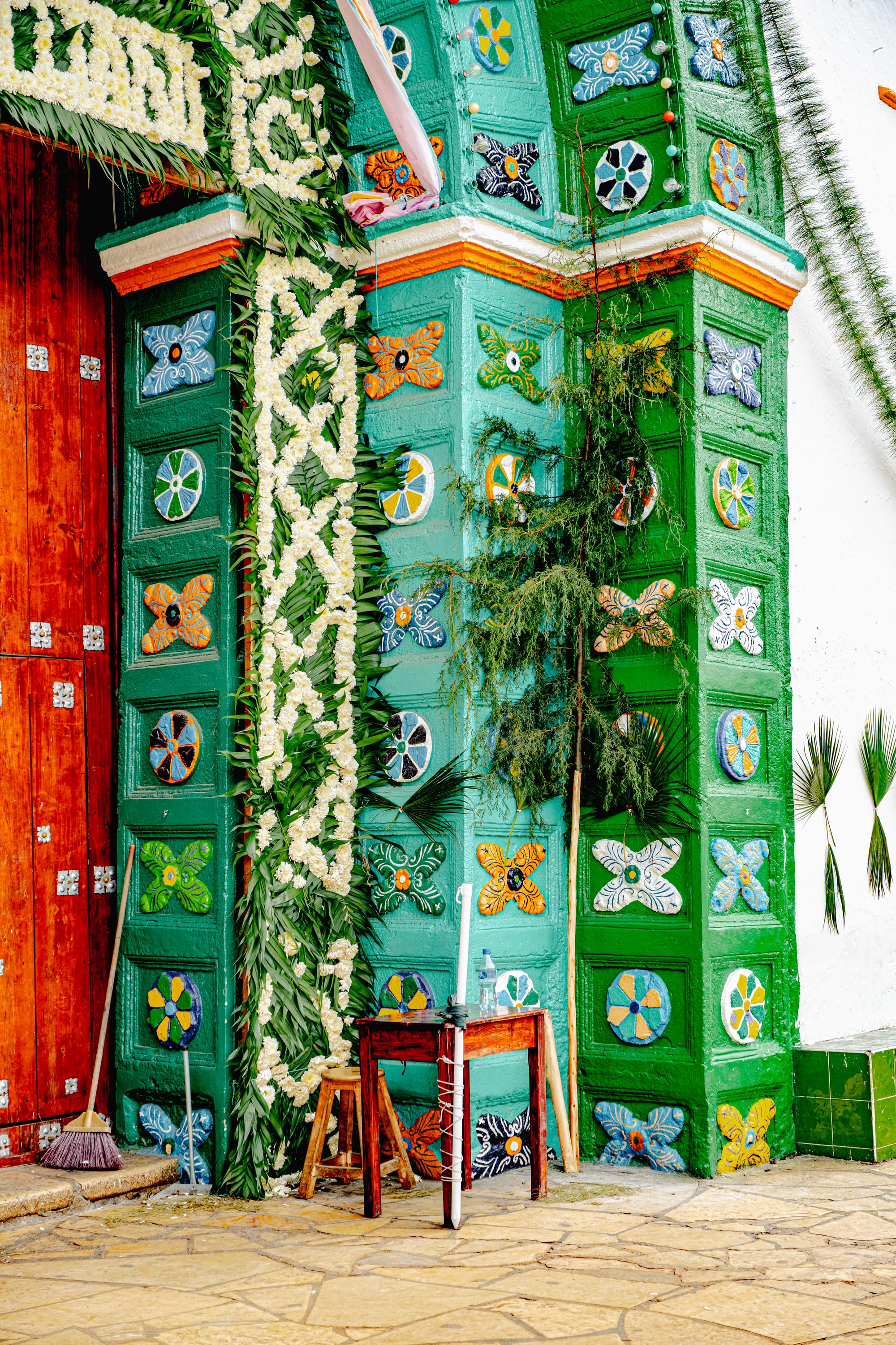 Chamula and Zinacantán: sacred traditions in the highlands of Chiapas