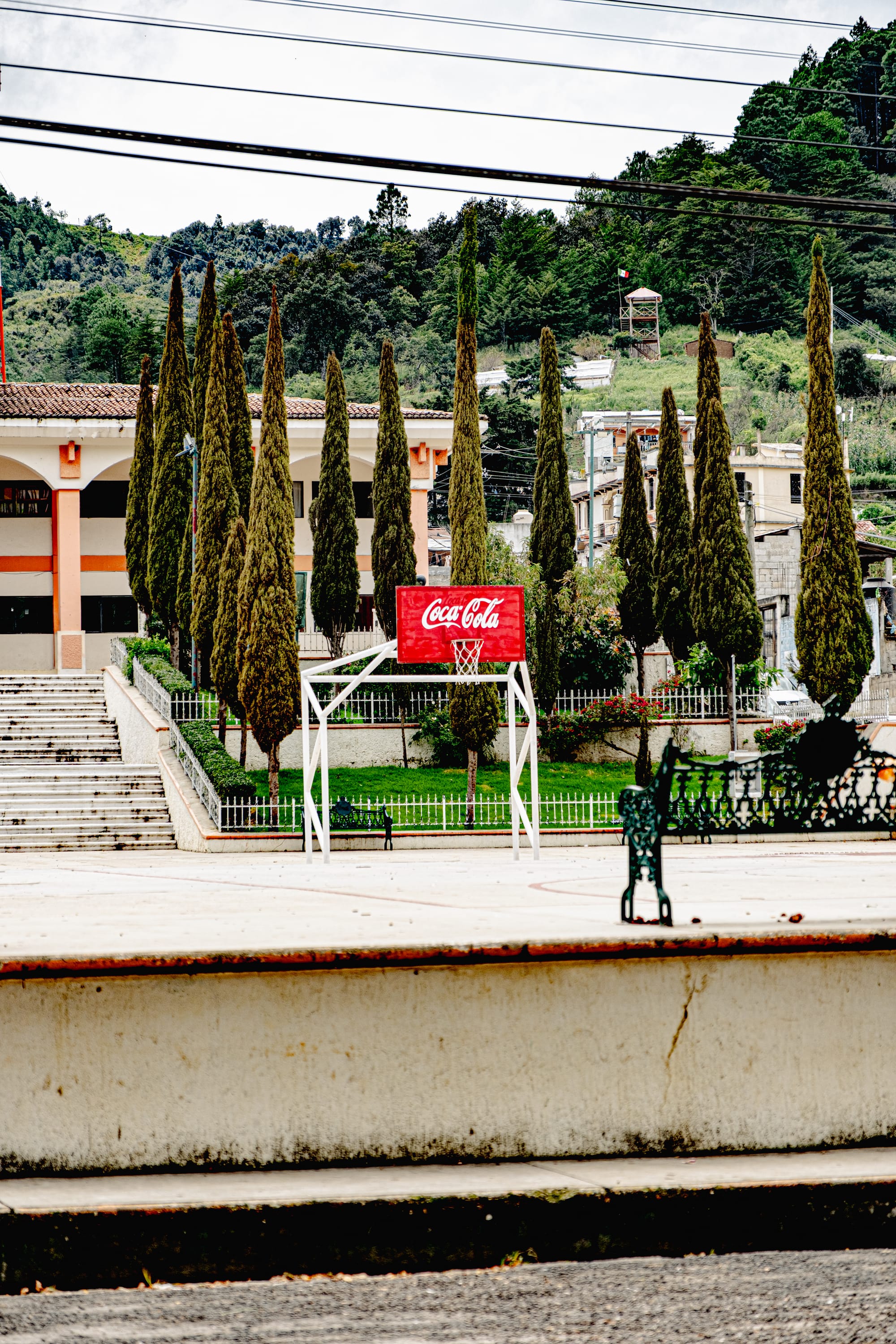 Chamula and Zinacantán: sacred traditions in the highlands of Chiapas