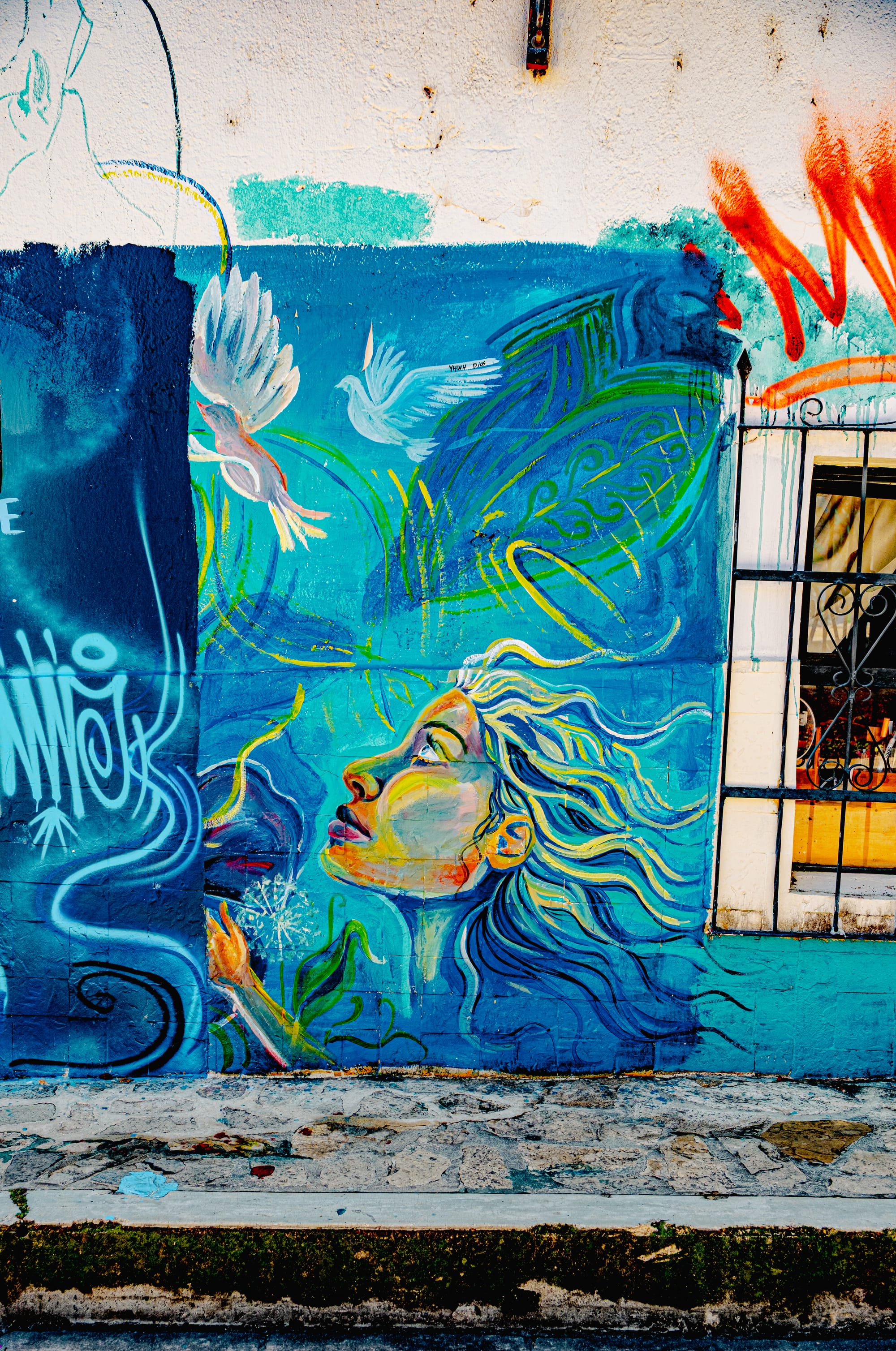 The street art of El Cerillo: murals of resistance and community