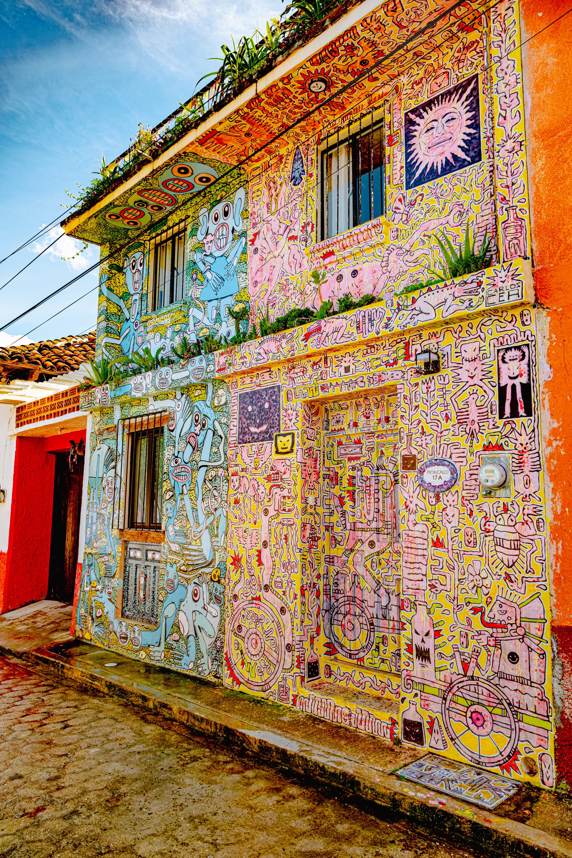 The street art of El Cerillo: murals of resistance and community