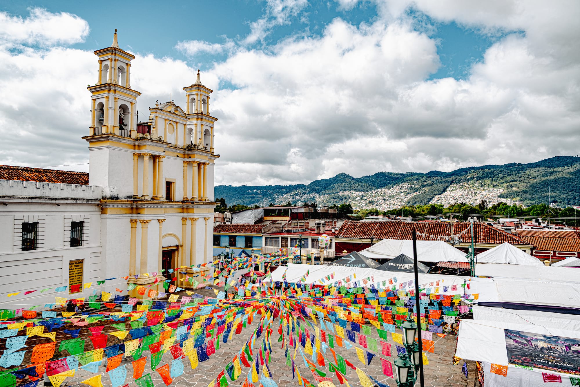 Digital nomad life in San Cristóbal de las Casas Mexico, Museo del Ámbar in the historic center, colonial building and church housing amber museum, cultural attraction in the Chiapas Highlands, walkable city landmark for digital nomads and remote workers, everyday cultural life in southern Mexico